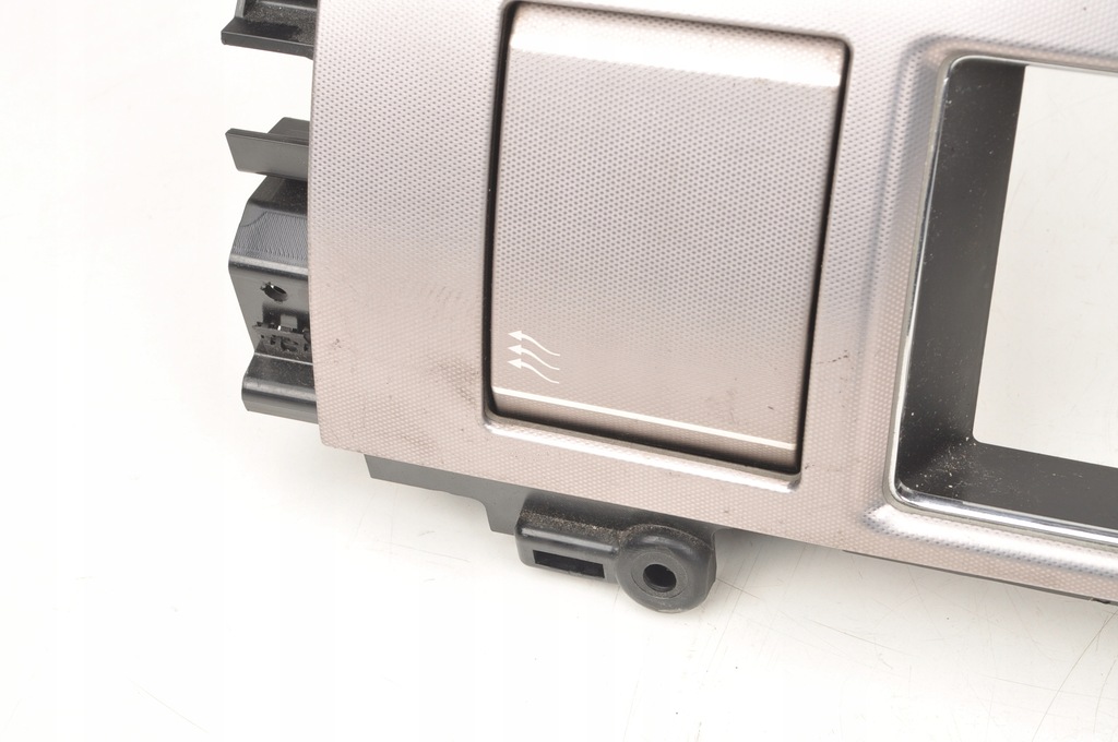 фото №9, Jaguar xf решітка обдув середня 8x2319k617