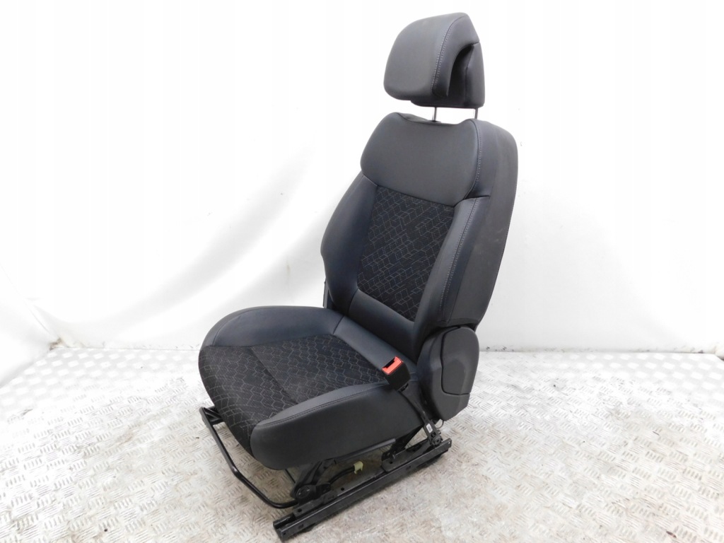 фото №9, Сидіння комплект обшивки напівшкіра - peugeot 3008 i fl 09-16