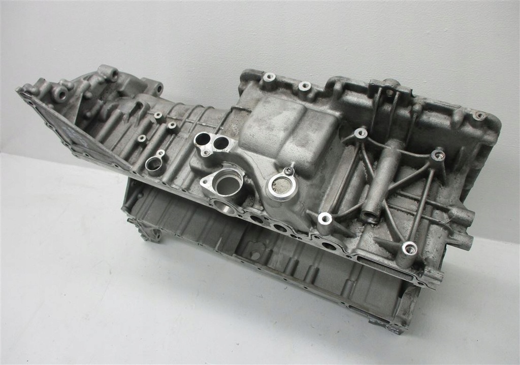 фото №11, Поддон масляная audi q7 4l 6.0 tdi v12 05a103603d