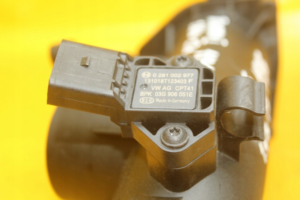 Купити Труба шланг повітря датчик vw touran 1.4 tsi cth 1k0143823c 0281002977