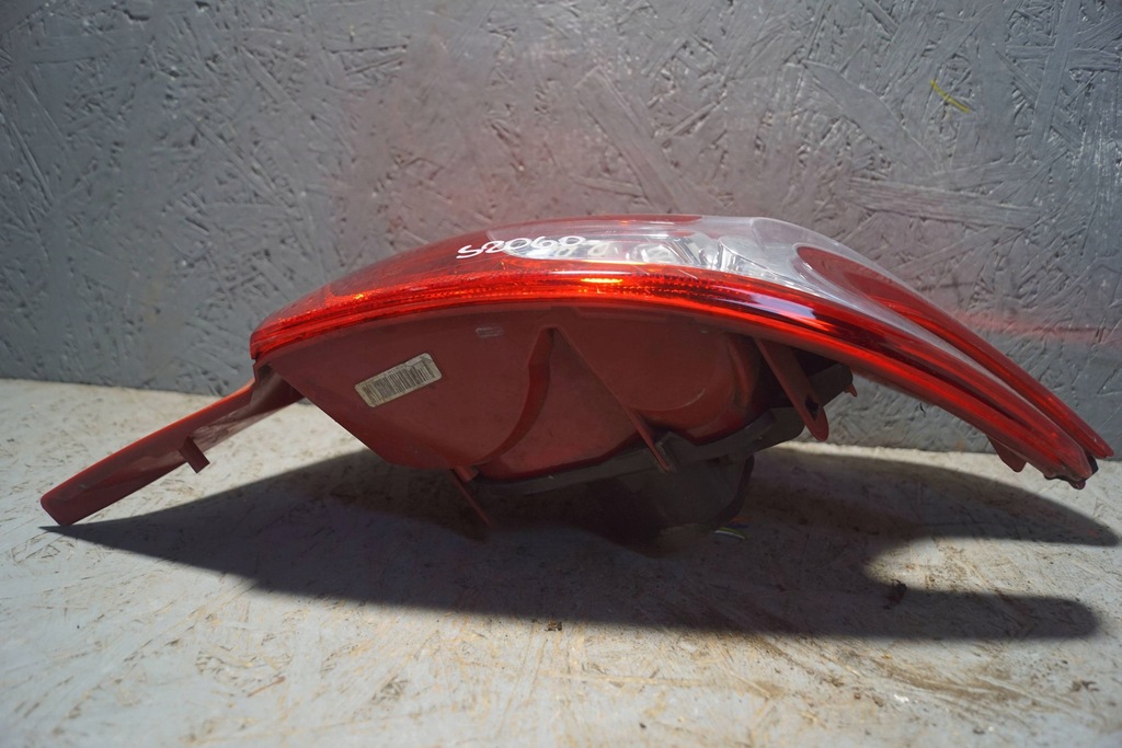 фото №11, Peugeot 208 лампа правый задняя s2060