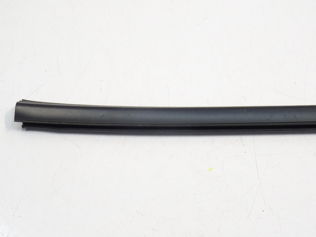 фото №10, Молдинг уплотнитель правая дверь honda jazz ii 2002-08