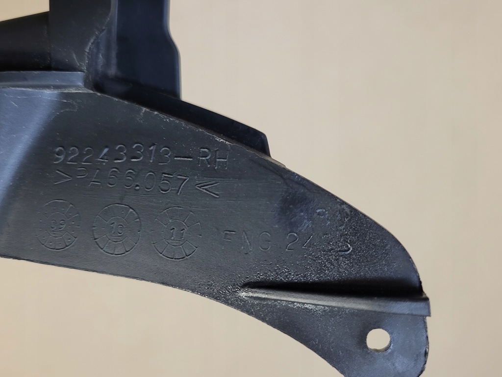 фото №10, Направляющая кронштейн бампера правый перед кронштейн chevrolet camaro 09-15r. оригинальный номер