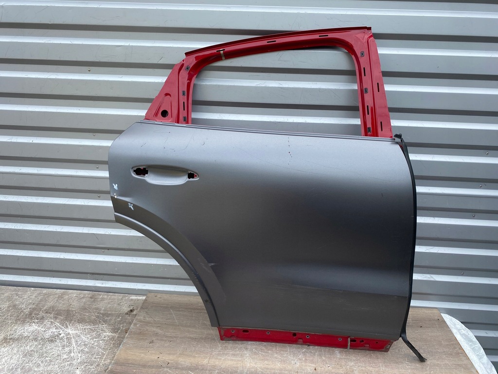 фото №1, Porsche cayenne coupe 9y3833312 дверь правое задняя