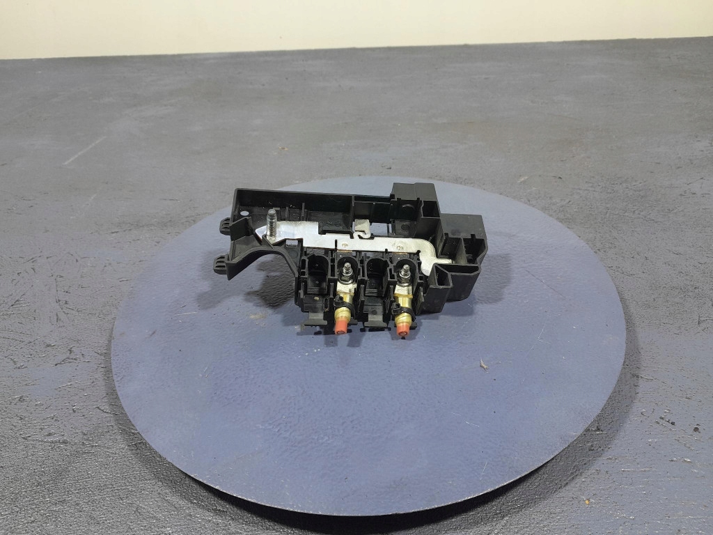 Купить Mercedes a w177 коробка предохранителей a1775404307