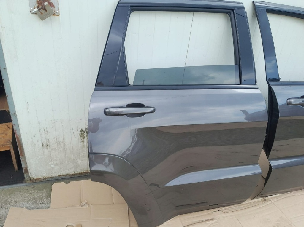 фото №1, Дверь задние правое jeep grand cherokee wk2-lift
