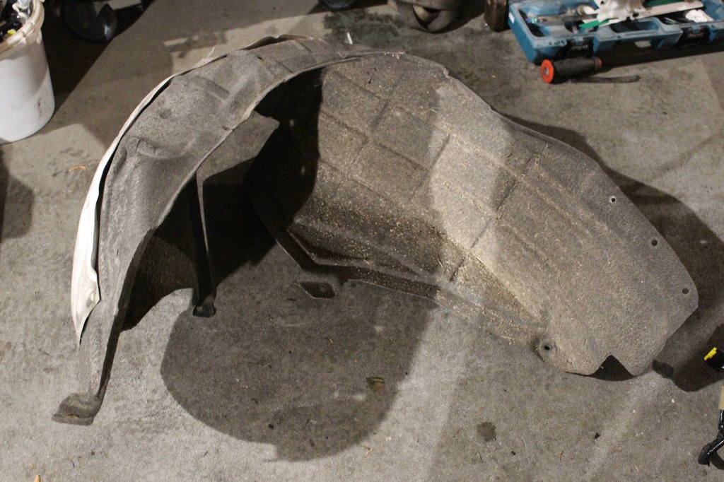 фото №1, Infiniti q60 підкрилок правий задня