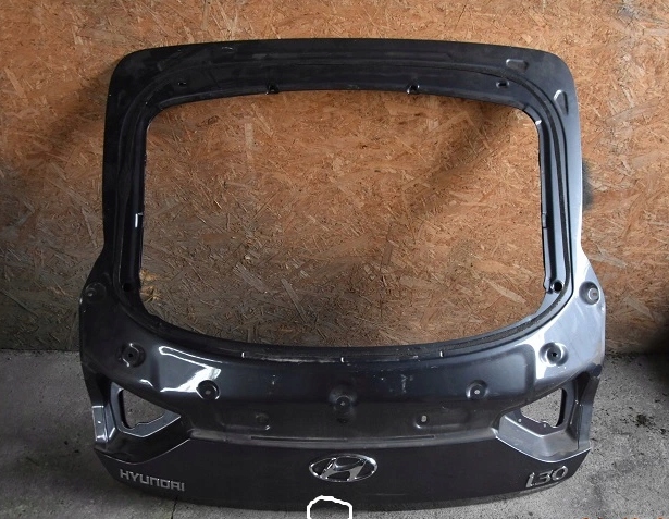 фото №1, Hyundai i30 fastback крышка багажника задняя