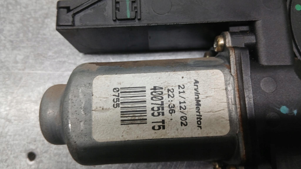 Моторчик правый перед skoda fabia 1 04-07r универсал 6q1959802a Киев