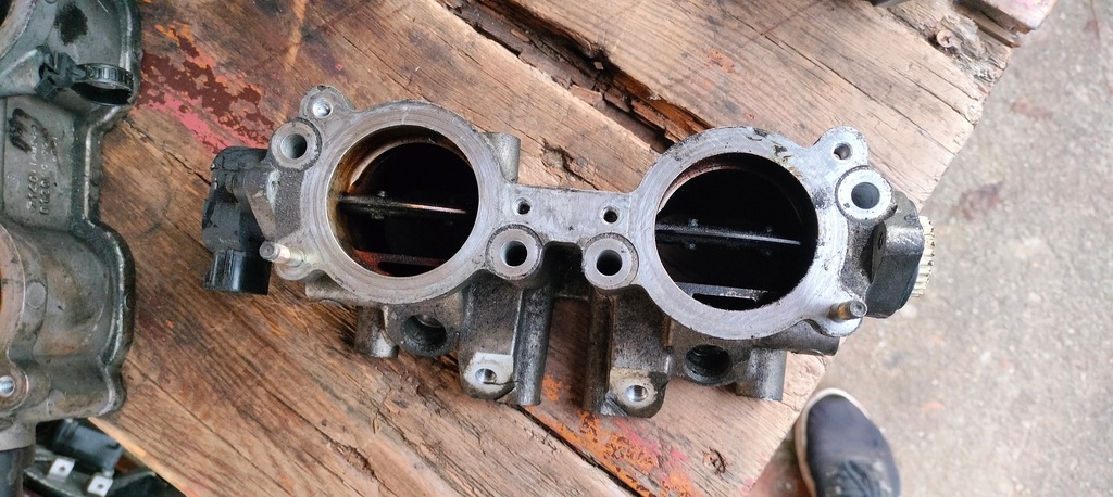 фото №5, Outback iii 2.5 16v дросельна заслінка 012000-0060