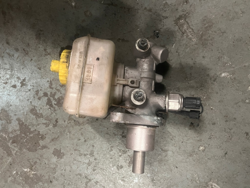 Vw golf iv насос тормозная 1.9d 1j1611349 Недорого