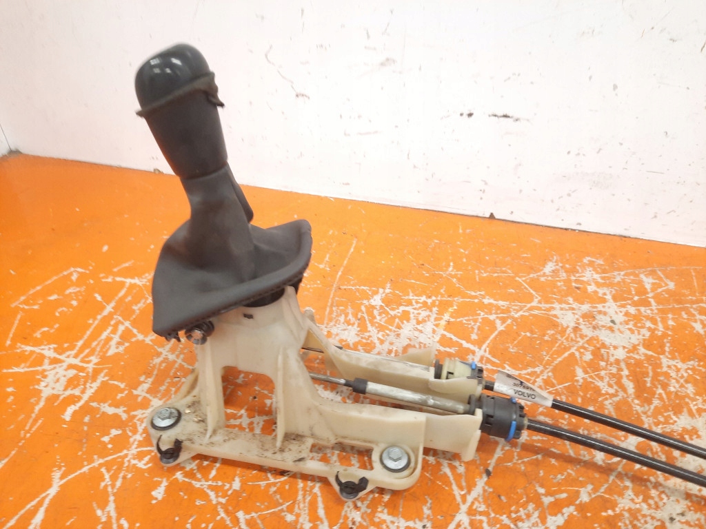 фото №9, Volvo s40 2.0d ii 04-07 домкрат вибірник перемикання передач 30711725 d4204t