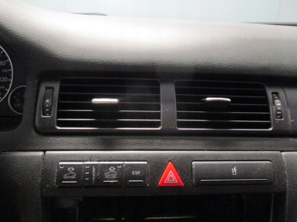 фото №1, Решётка обдув средняя audi a6 c5 lift 4b1820951