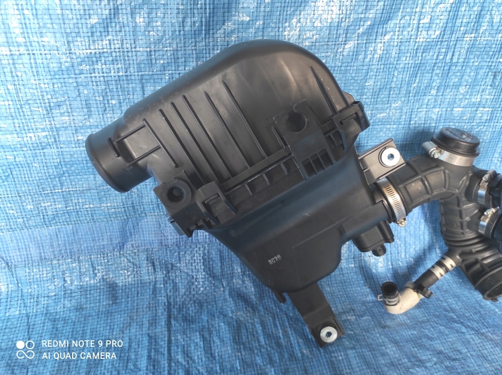 фото №6, Корпус фильтра воздуха + труба suzuki swift mk8