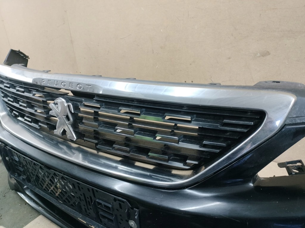 Peugeot 308 2 t9 рестайлинг  бампер перед передний оригинал европа Оригинал