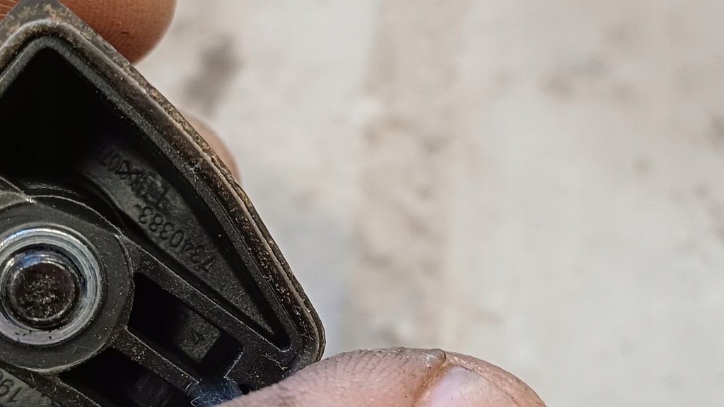 фото №6, Mini cooper f55 відбійник кришки багажника 7340383