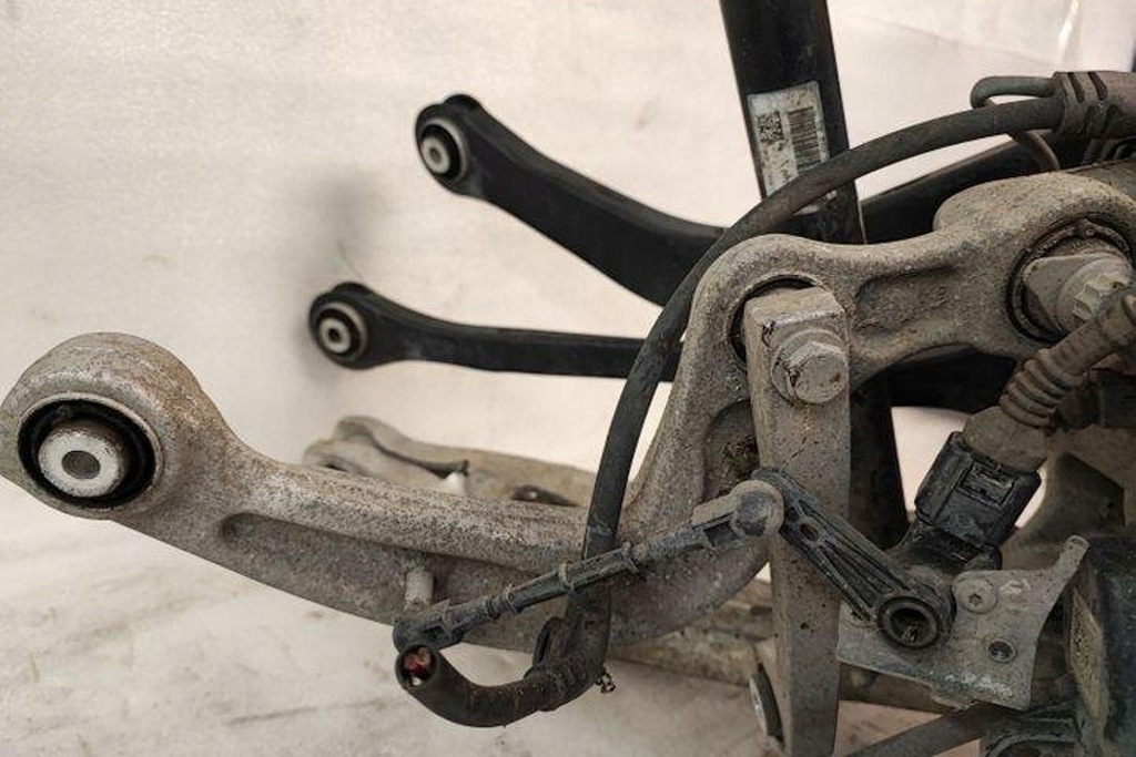 фото №8, Поворотний кулак задня ліва audi a4 allroad 8wh, b9 8w0505459f 2.0l дизель 110kw