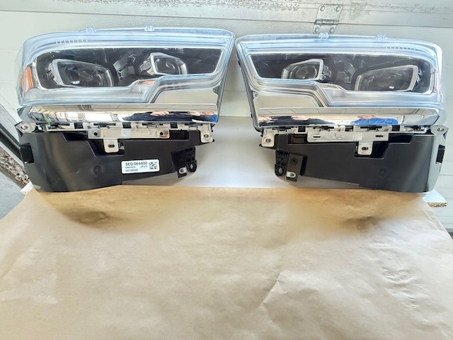 Купить Dodge ram 19- фара левая правый  перед full led комплект