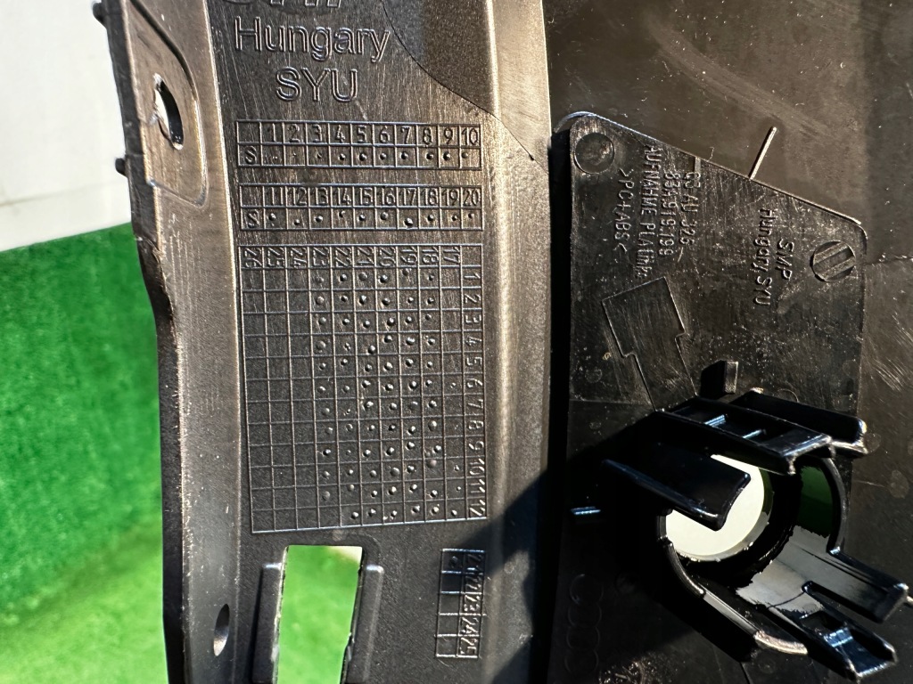 Audi q3 83a кутик лівий бампер перед 83a807437a Київ