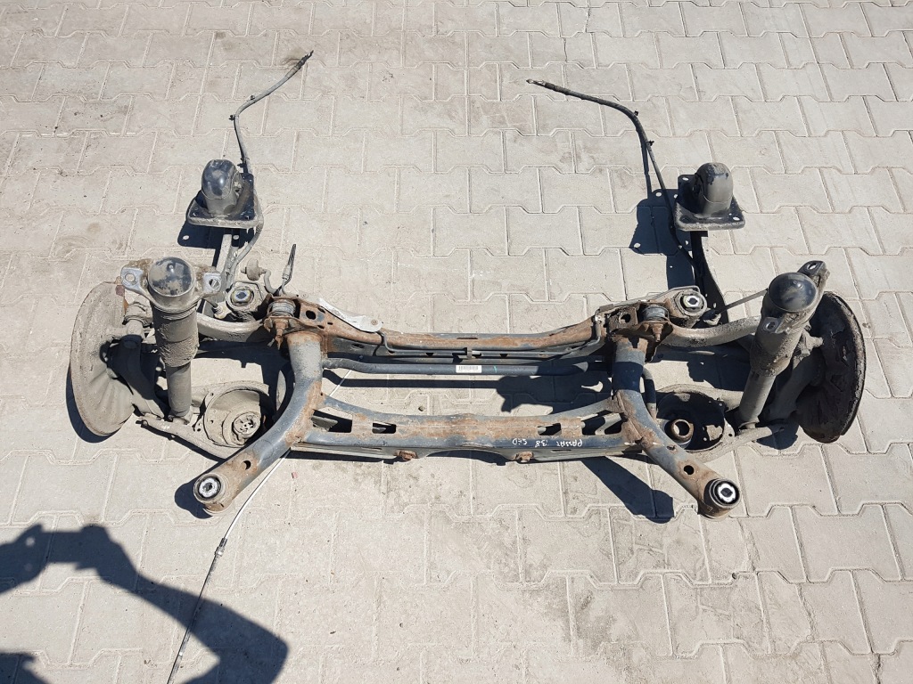 фото №1, Vw passat b8 14r- балка підвіска задня