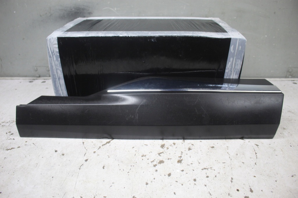 фото №1, Молдинг na двері nissan x-trail t33 828706ra0b