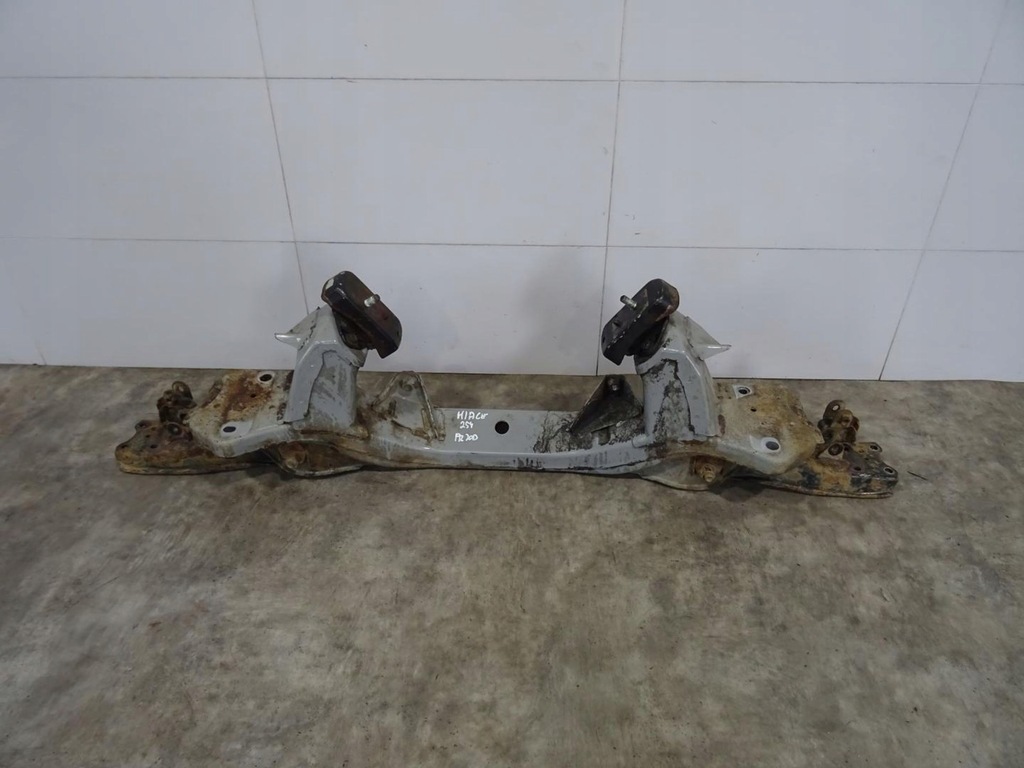 фото №1, Балка перед передняя подрамник подрамник toyota hiace iv