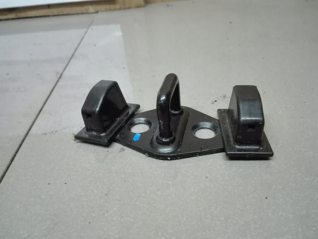 фото №1, Засовы засов крышки багажника hyundai i10 2014-16r