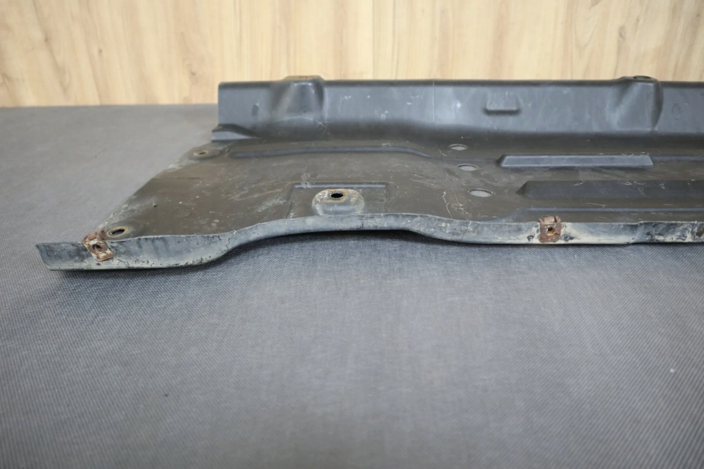 Mercedes w164 рестайлинг  защита пол накладка кузов подвеска левая с Разборки