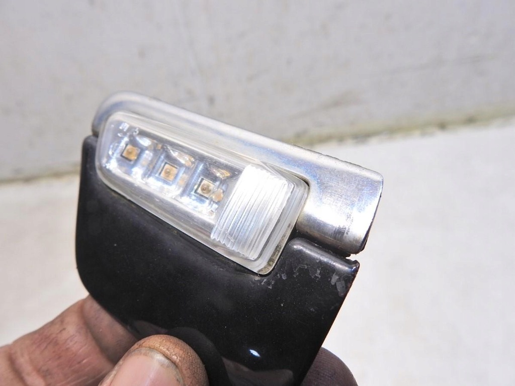 фото №6, Молдинг поворотник крила лівий lz9w audi a8 d3