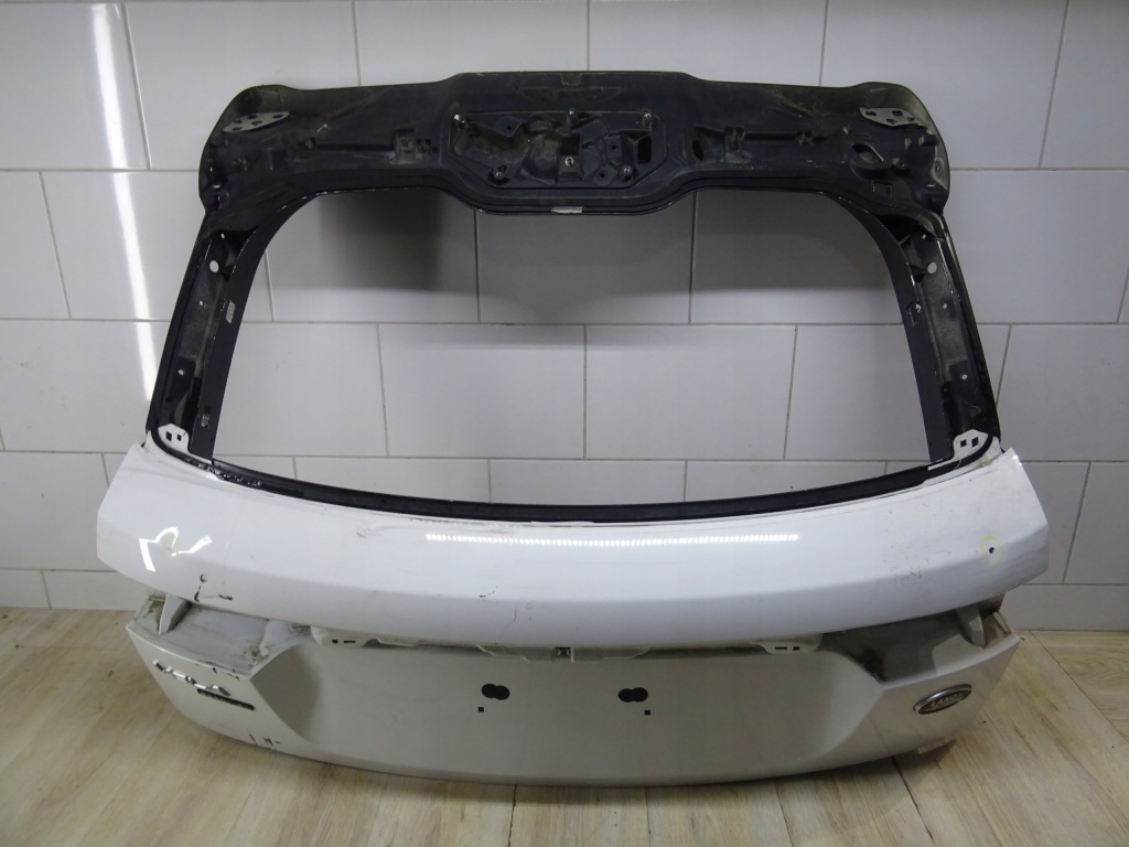 фото №1, Land rover velar крышка багажника задняя задняя j8a2-40010-b