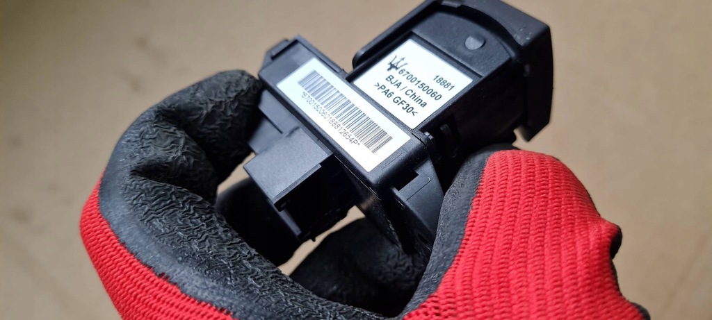 фото №9, Maserati quattroporte vi кнопка гальма ручного 6700150060