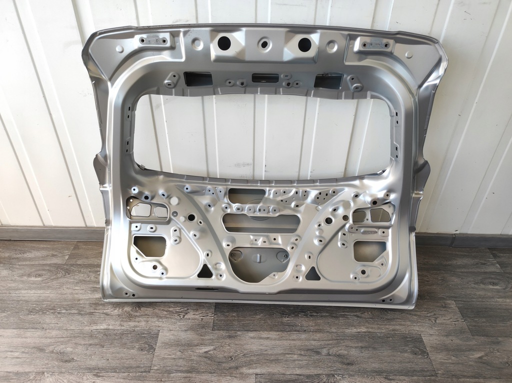 фото №14, Крышка багажника задняя задняя toyota corolla cross --- poznań --- giełda