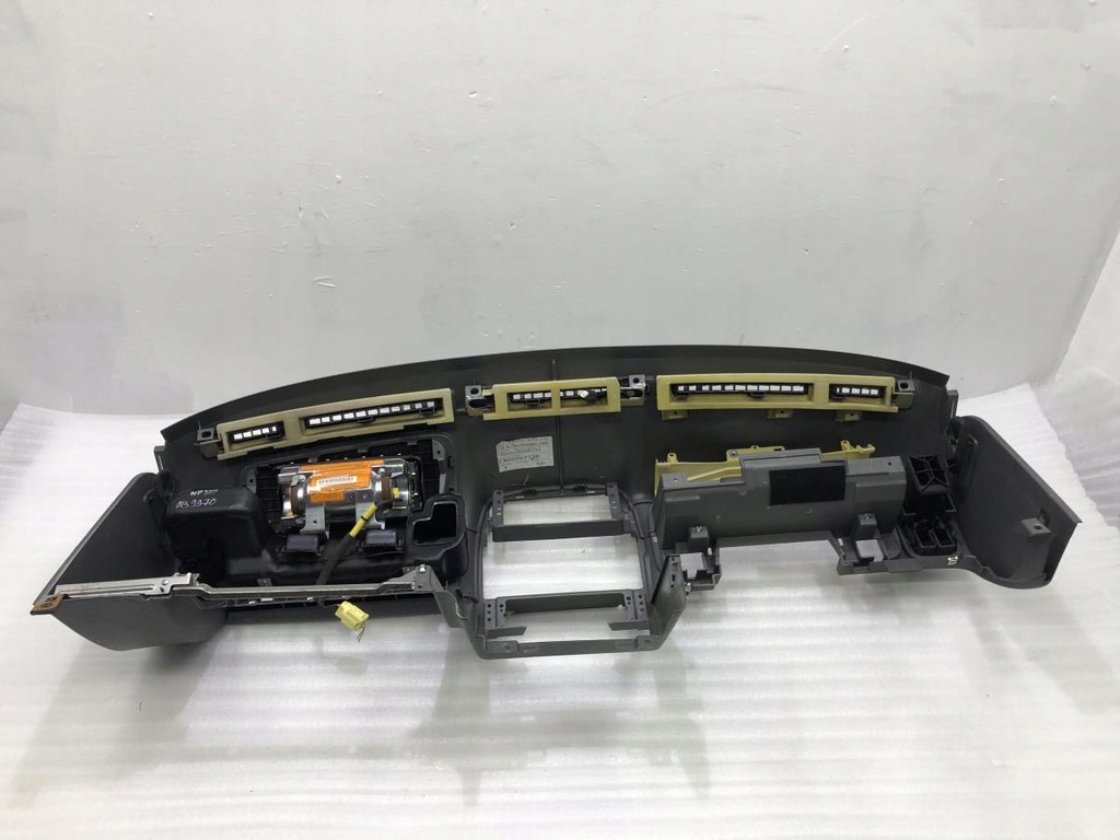 фото №12, Приборная панель приборная приборная панель nissan np300