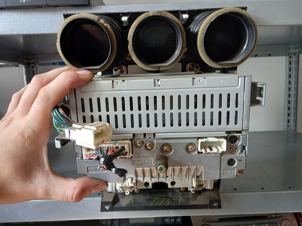 фото №4, Mazda 6 панель радио ff011068b