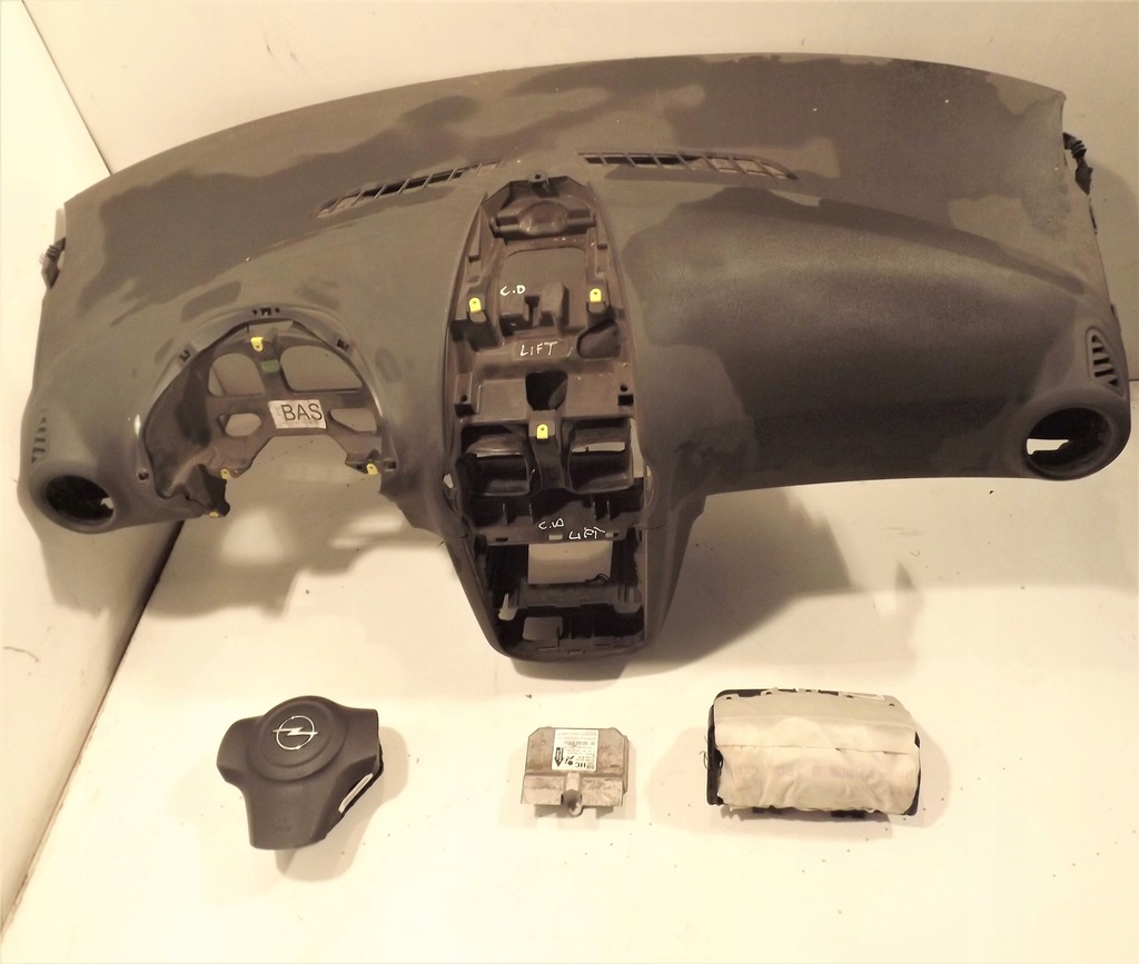 фото №1, Консоль приборная панель opel corsa d