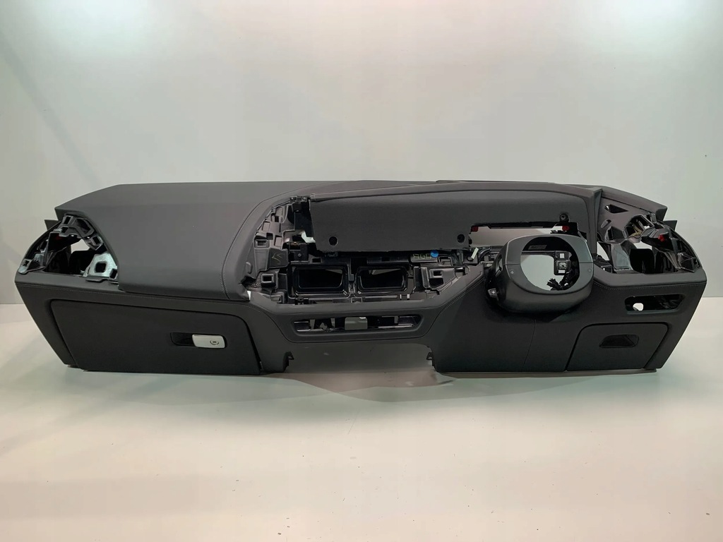 фото №1, Bmw xm g09 панель приладів приладова консоль оригінал rhd