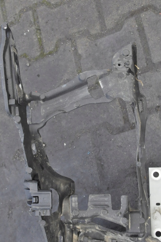 фото №9, Volvo v60 pas передній підсилювач