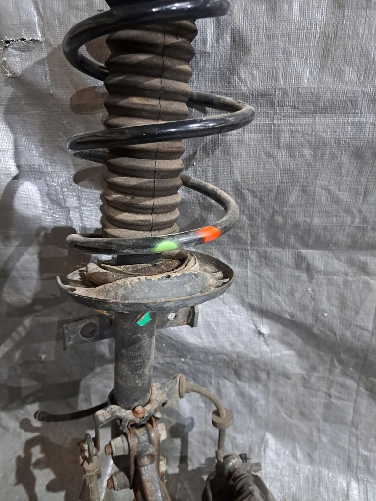 фото №2, Поворотный кулак амортизационная стойка правый амортизатор renault zoe