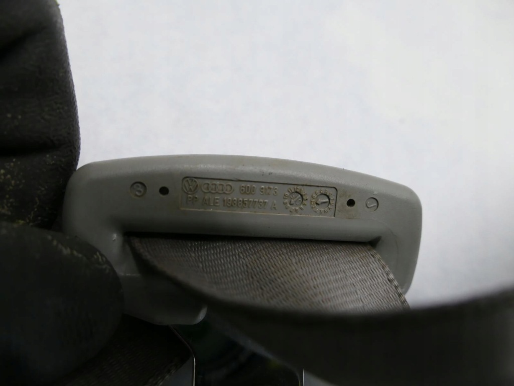 Audi a8 2 d3 рестайлинг  ремень безопасности правый  перед Киев