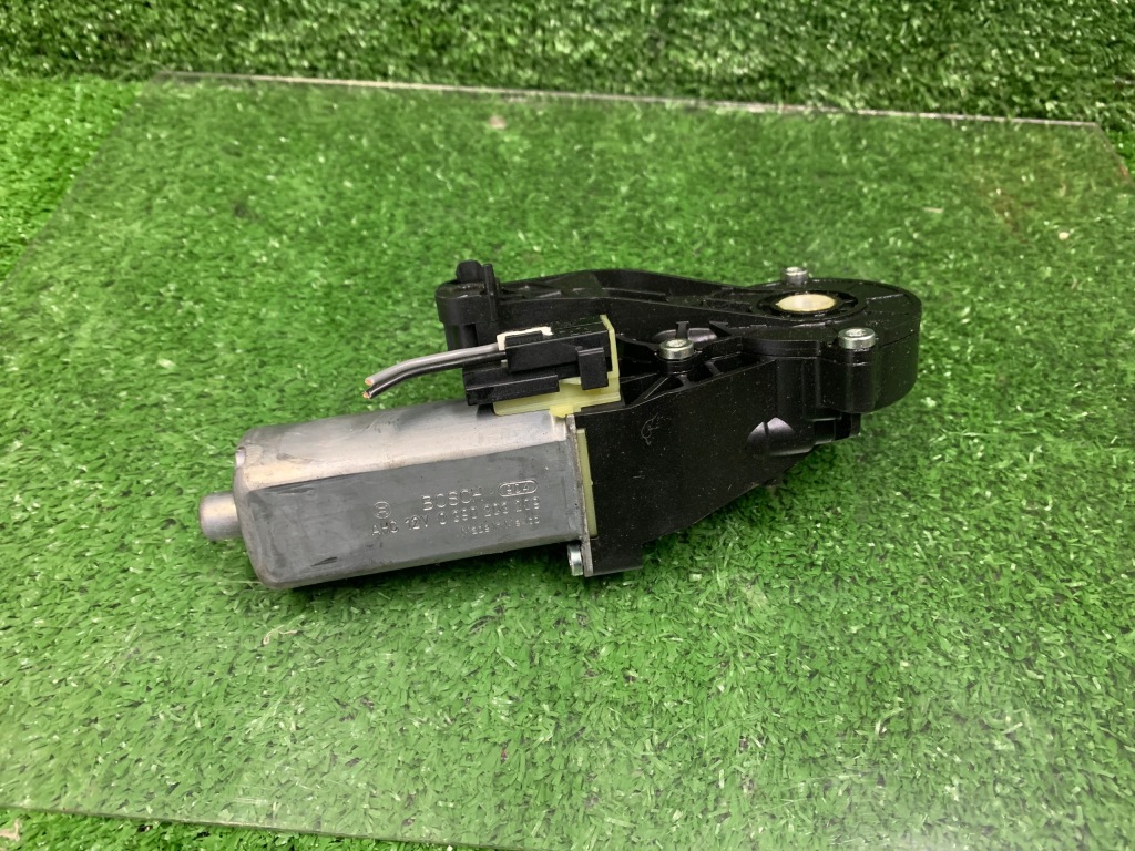 фото №1, Моторчик регулировки сиденье левый mercedes r-kl w251 0390203209