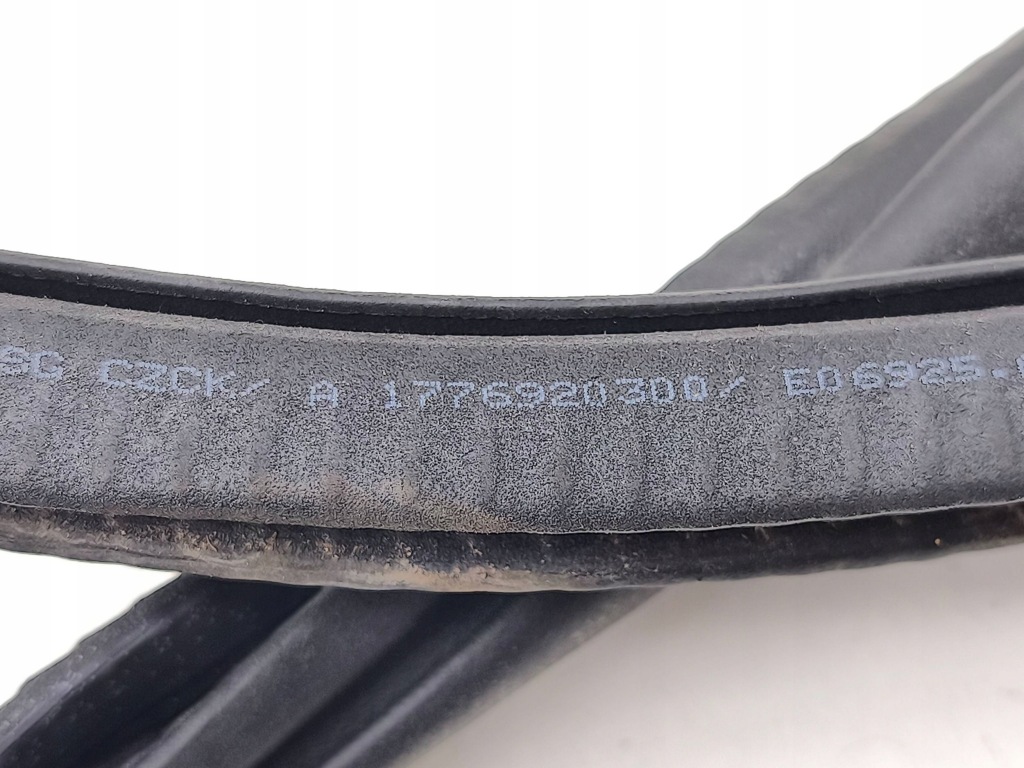 фото №8, Mercedes-benz a w177 2019 прокладка дверь задних 1776920300