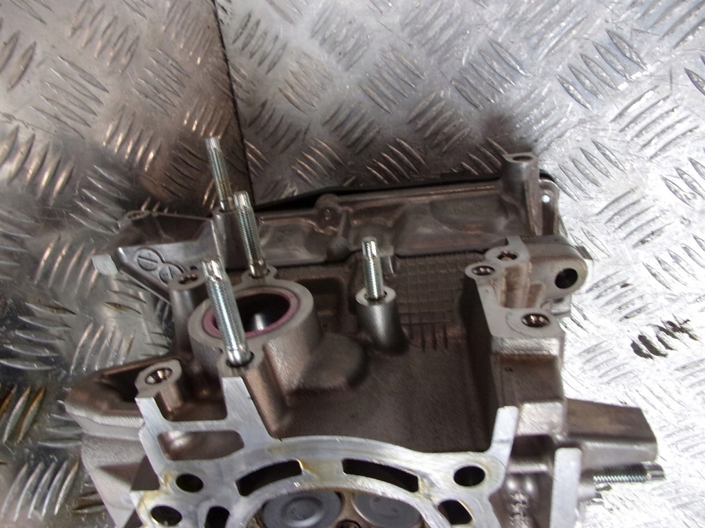 фото №4, Головка toyota chr 1,8 hybrid 17r