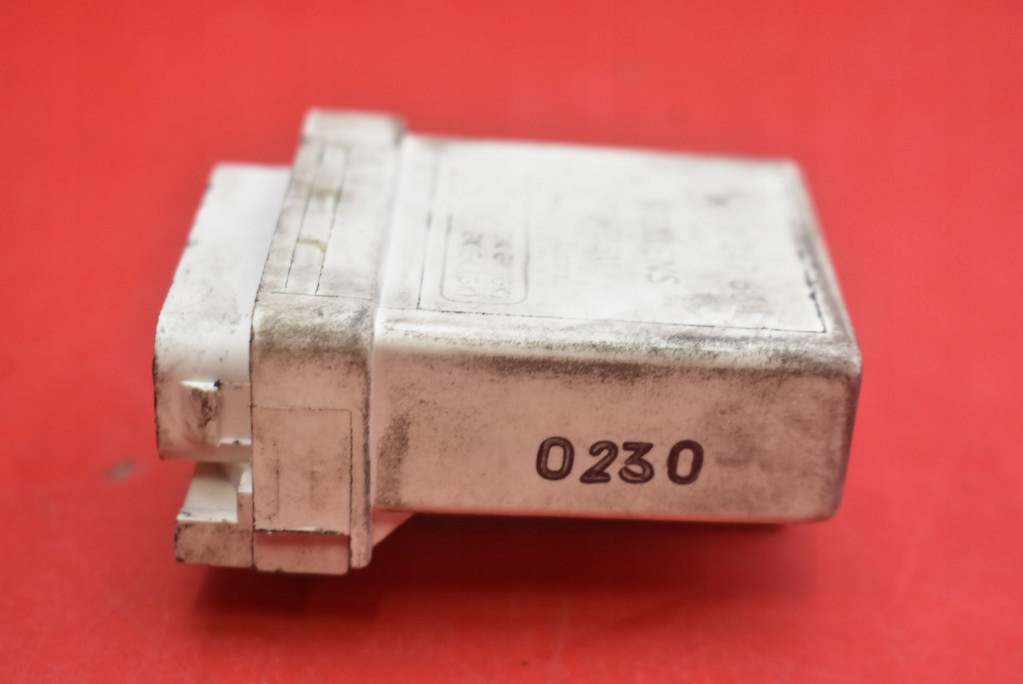 Реле свічка розжарювання 2247664 bmw e39 2.0d 136 km 00-04 в Україні