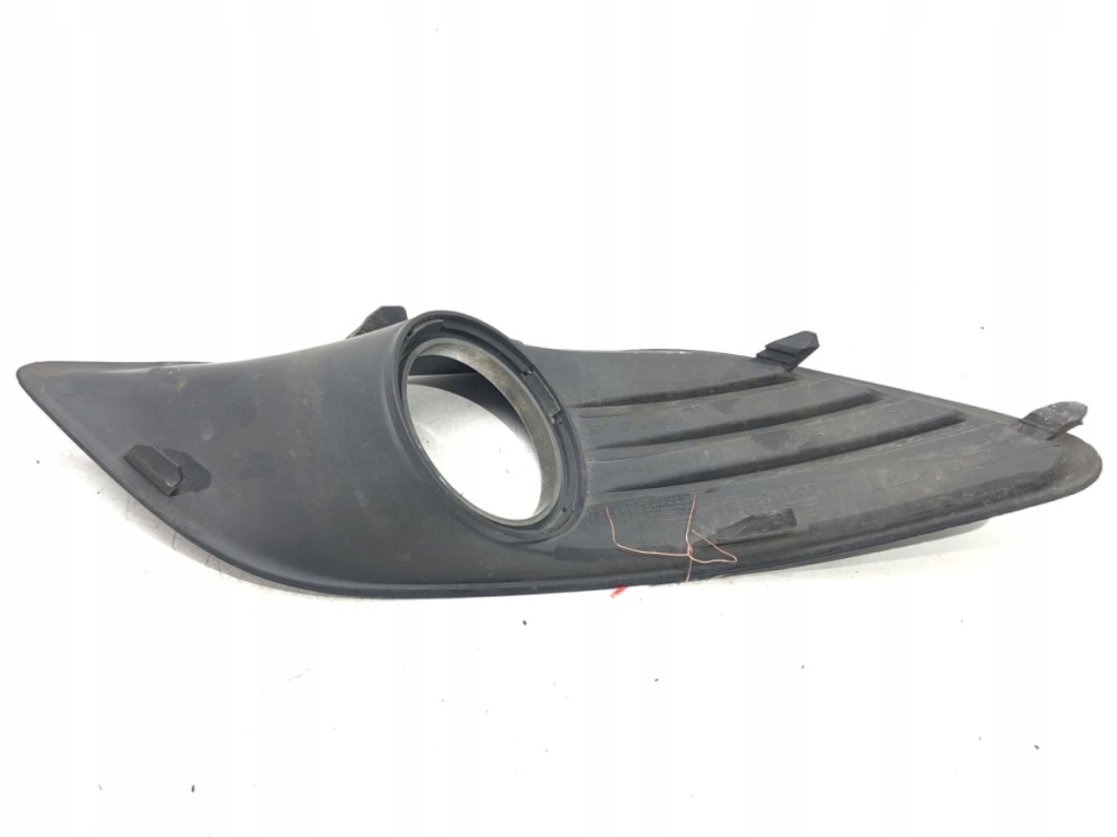 Решётка бампера правый  перед ford focus 2 8m51-r19952-a 04-13 Доставка