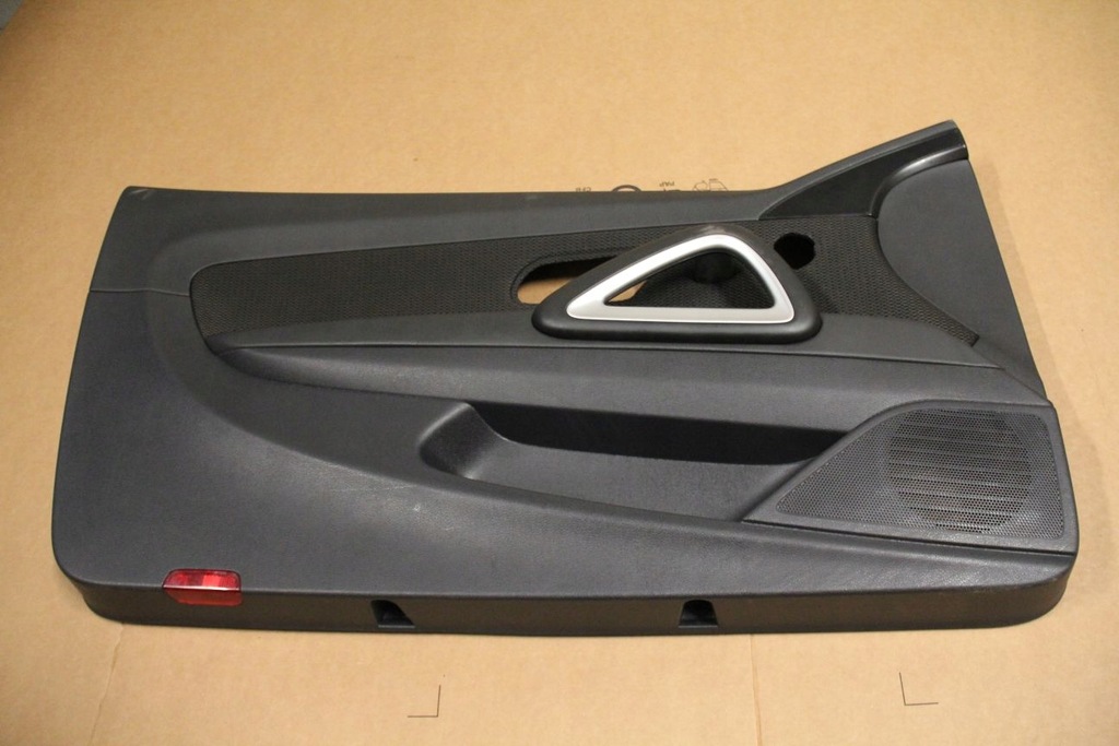 фото №1, Обивка дверь левая vw scirocco 1k8867011bs