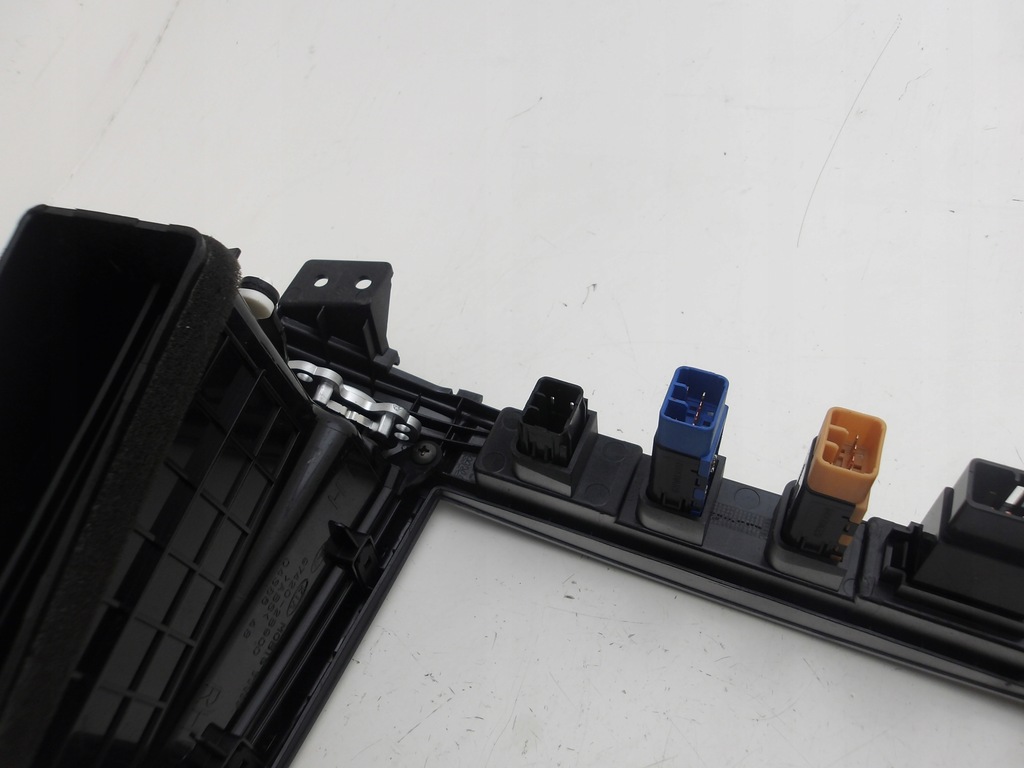 фото №8, Hyundai santa fe ii 06-12 рамка дисплей решётки обдув kpl оригинальный номер