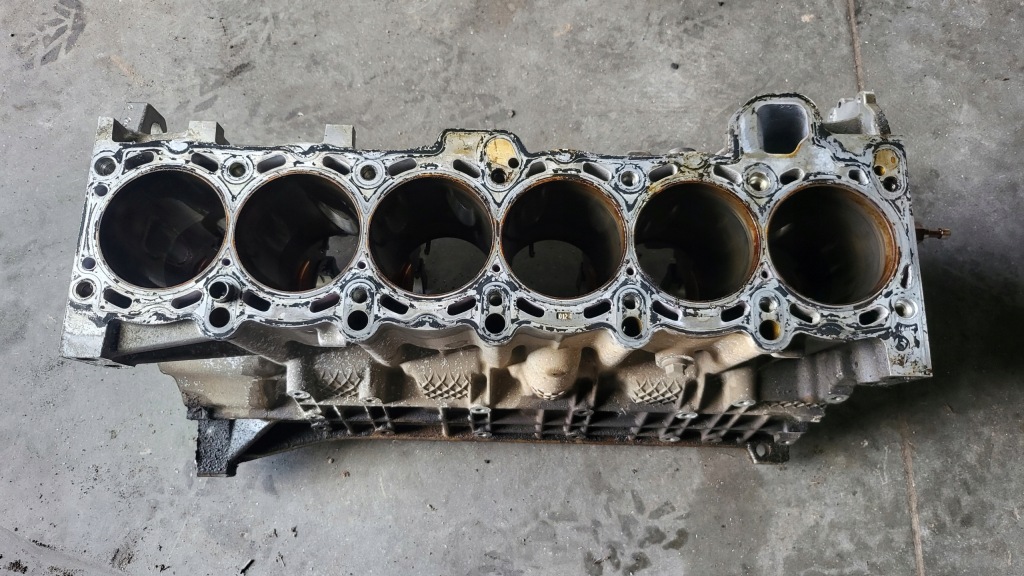 фото №1, Bmw 3 e46 323i блок двигуна dół 1436921
