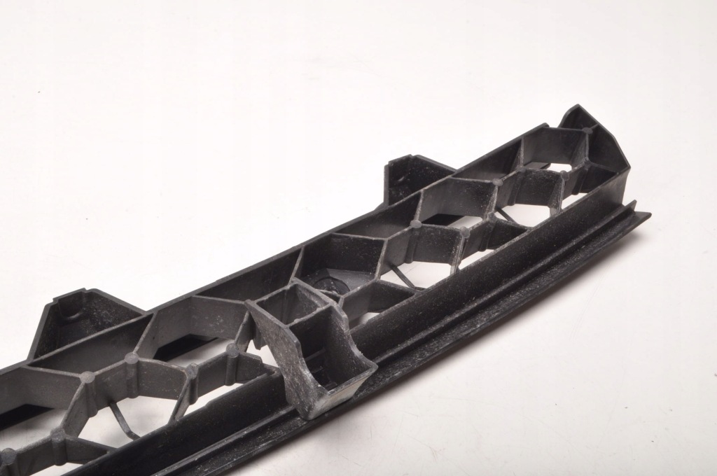 фото №8, Volvo v60 ii направляющая бампера задняя задний середина 31455676