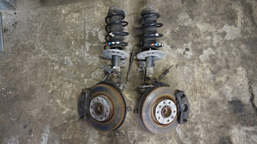 фото №1, Амортизаторна стійка поворотний кулак peugeot 308 ii 1.6 thp правий