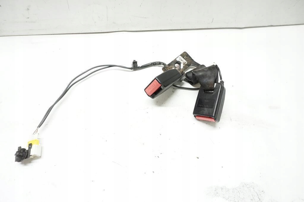 фото №2, Клипса замок ремней задняя citroen c4 i 5d 1.6 16v